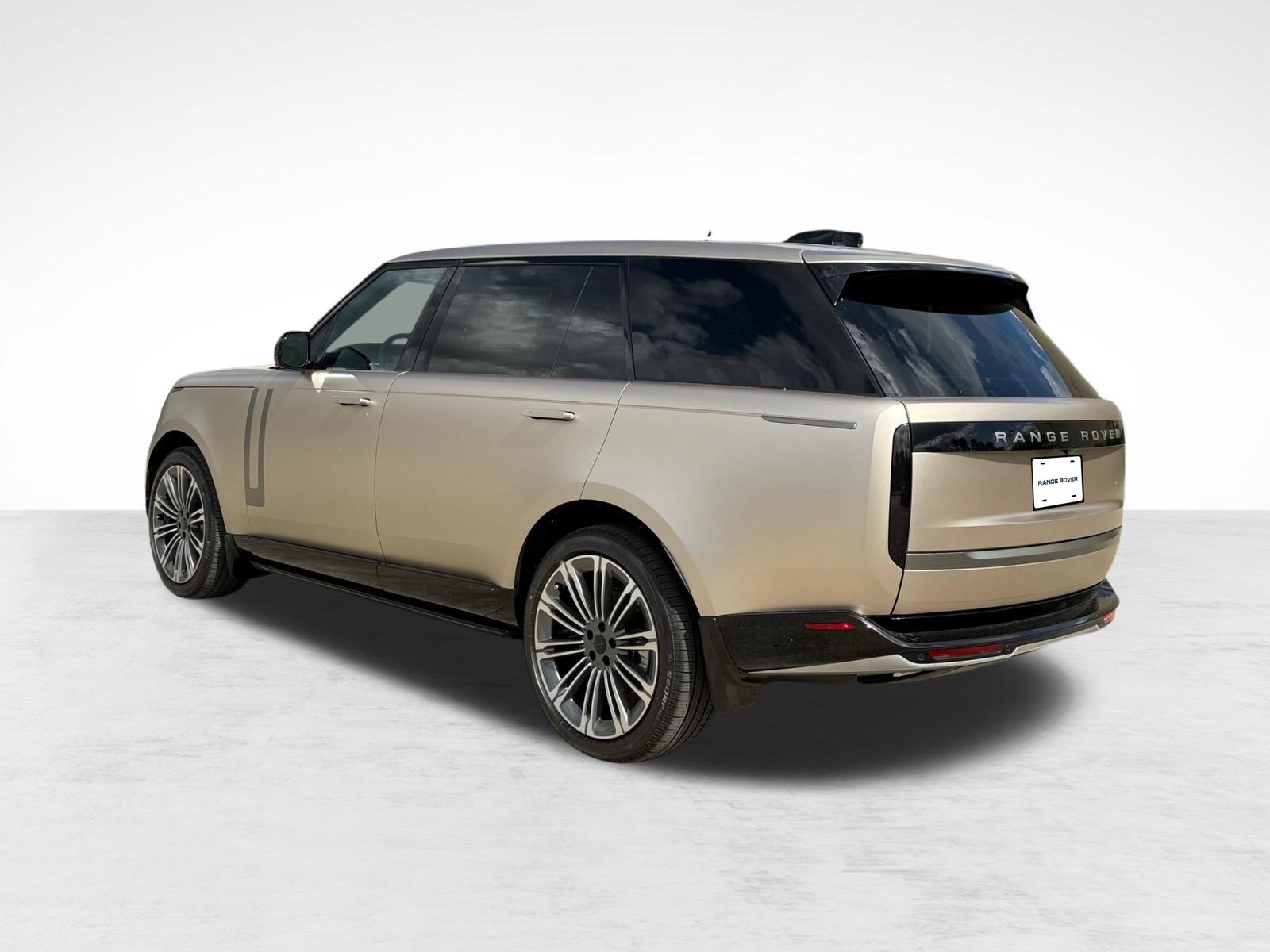New 2026 Land Rover Range Rover Long Wheelbase SE AWD/4WD image 3