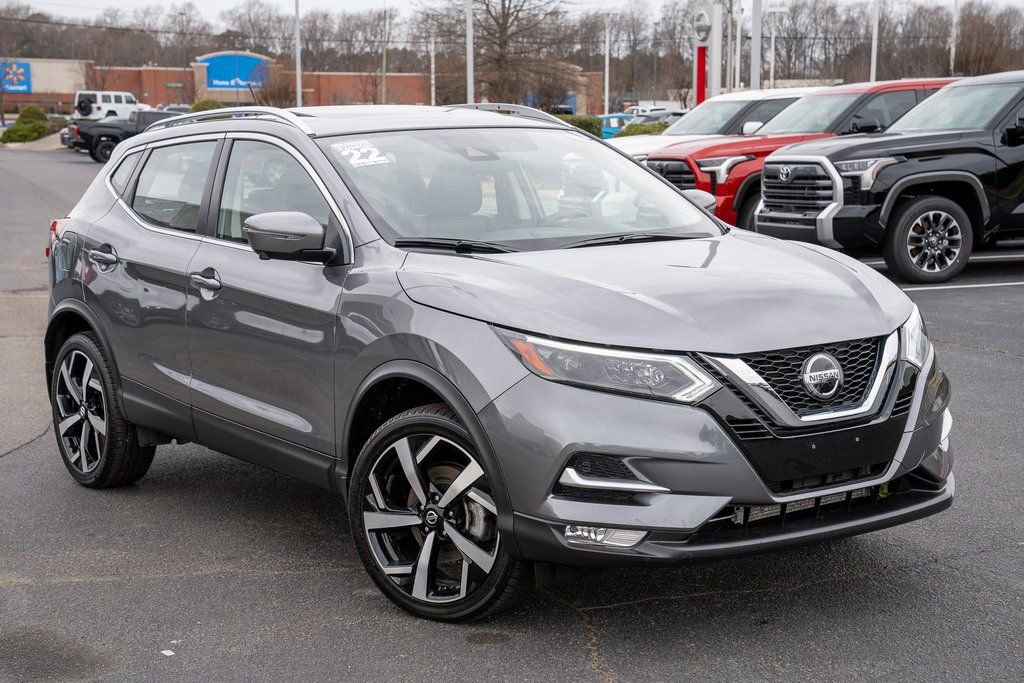 Used 2022 Nissan Rogue Sport SL w/ Premium Package image 1
