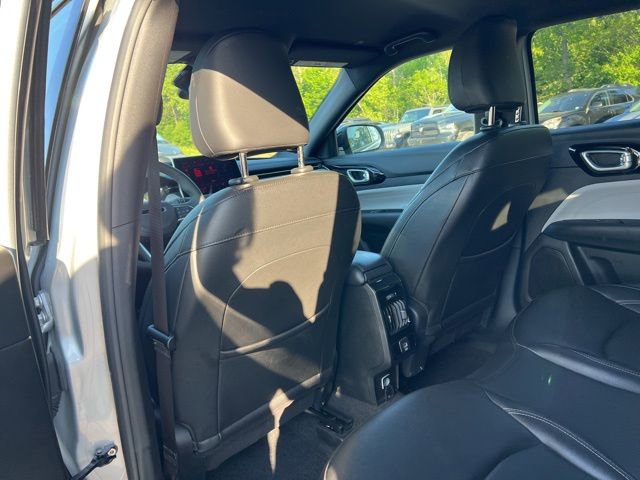 Used 2025 Jeep Compass Limited AWD/4WD image 12