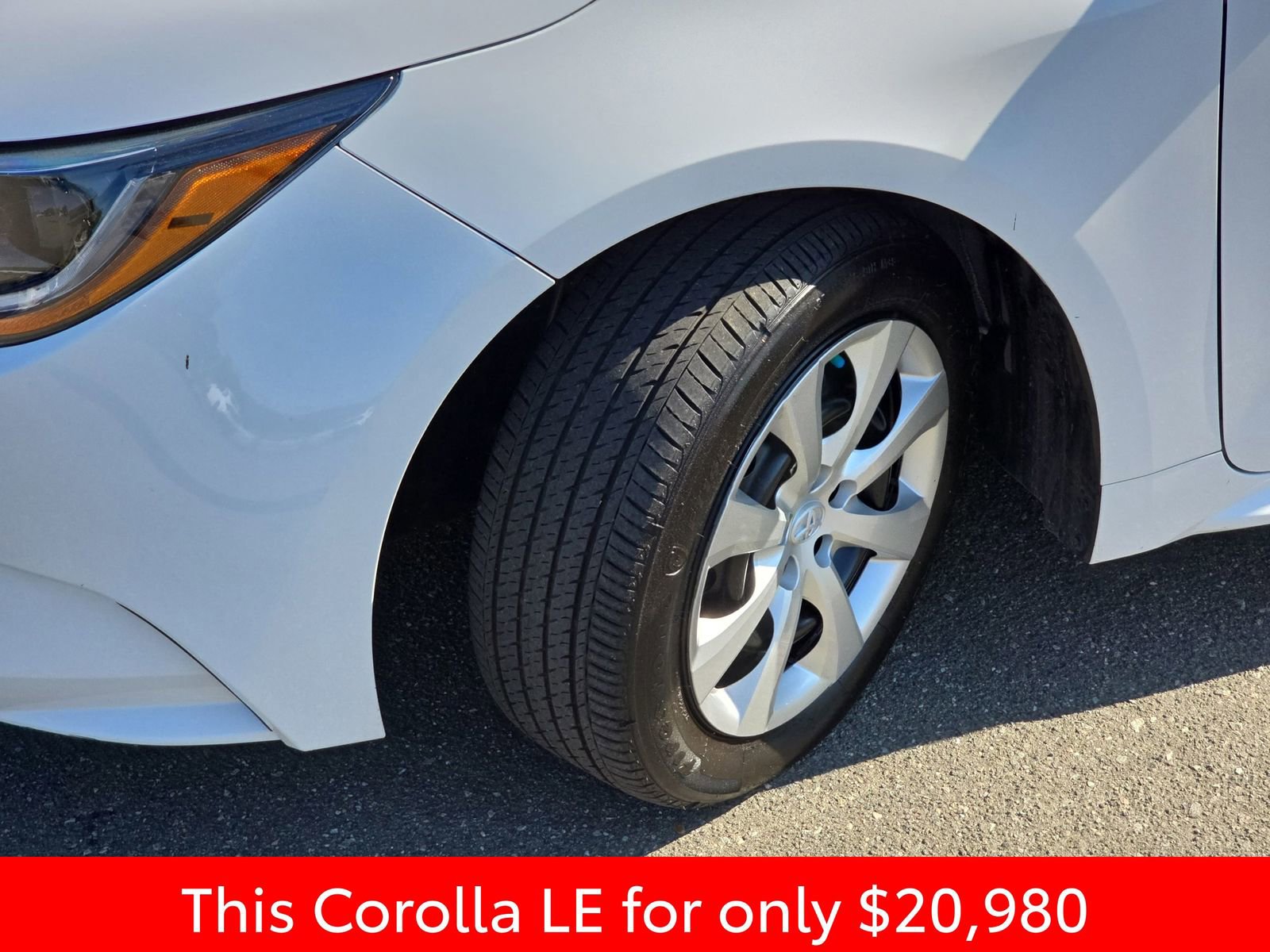 Used 2024 Toyota Corolla LE image 35