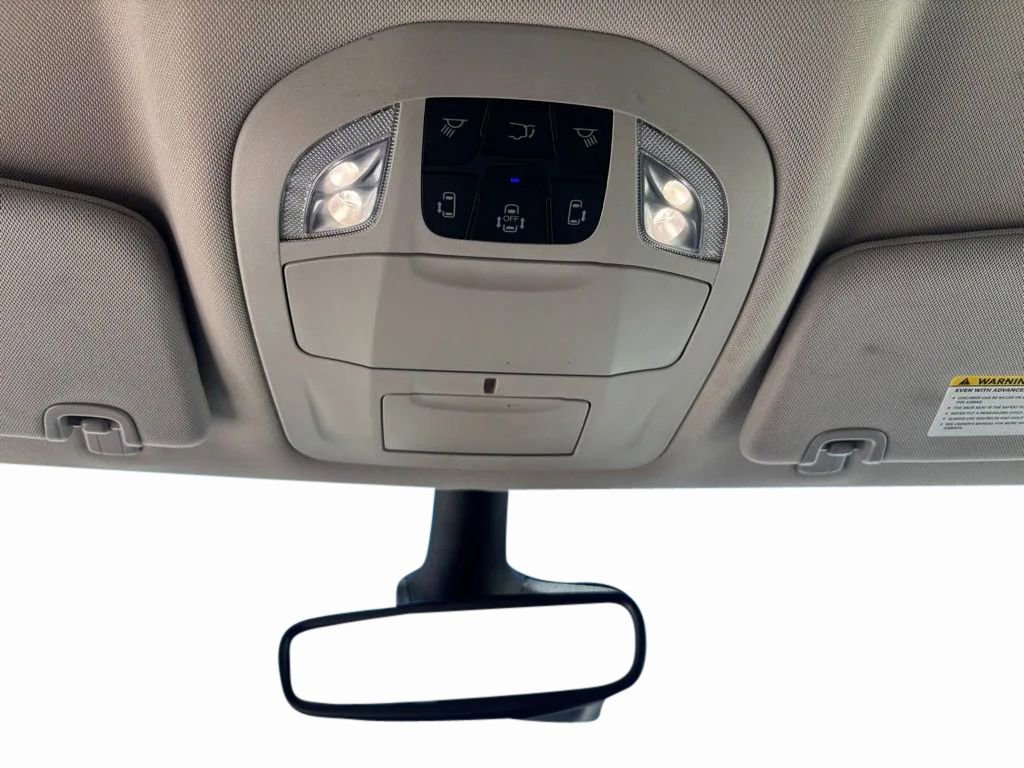 Used 2023 Chrysler Pacifica Touring-L image 10