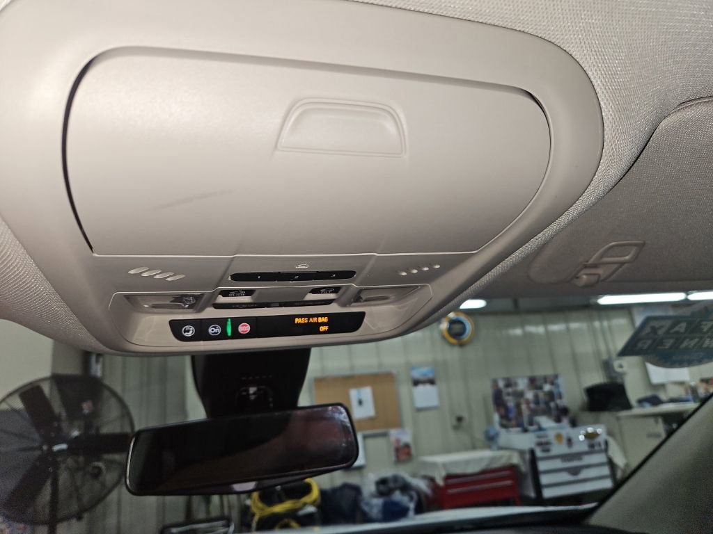 Used 2018 Buick Enclave Premium AWD/4WD image 19