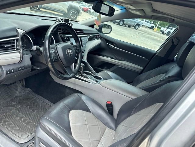 Used 2018 Toyota Camry XLE FWD image 32