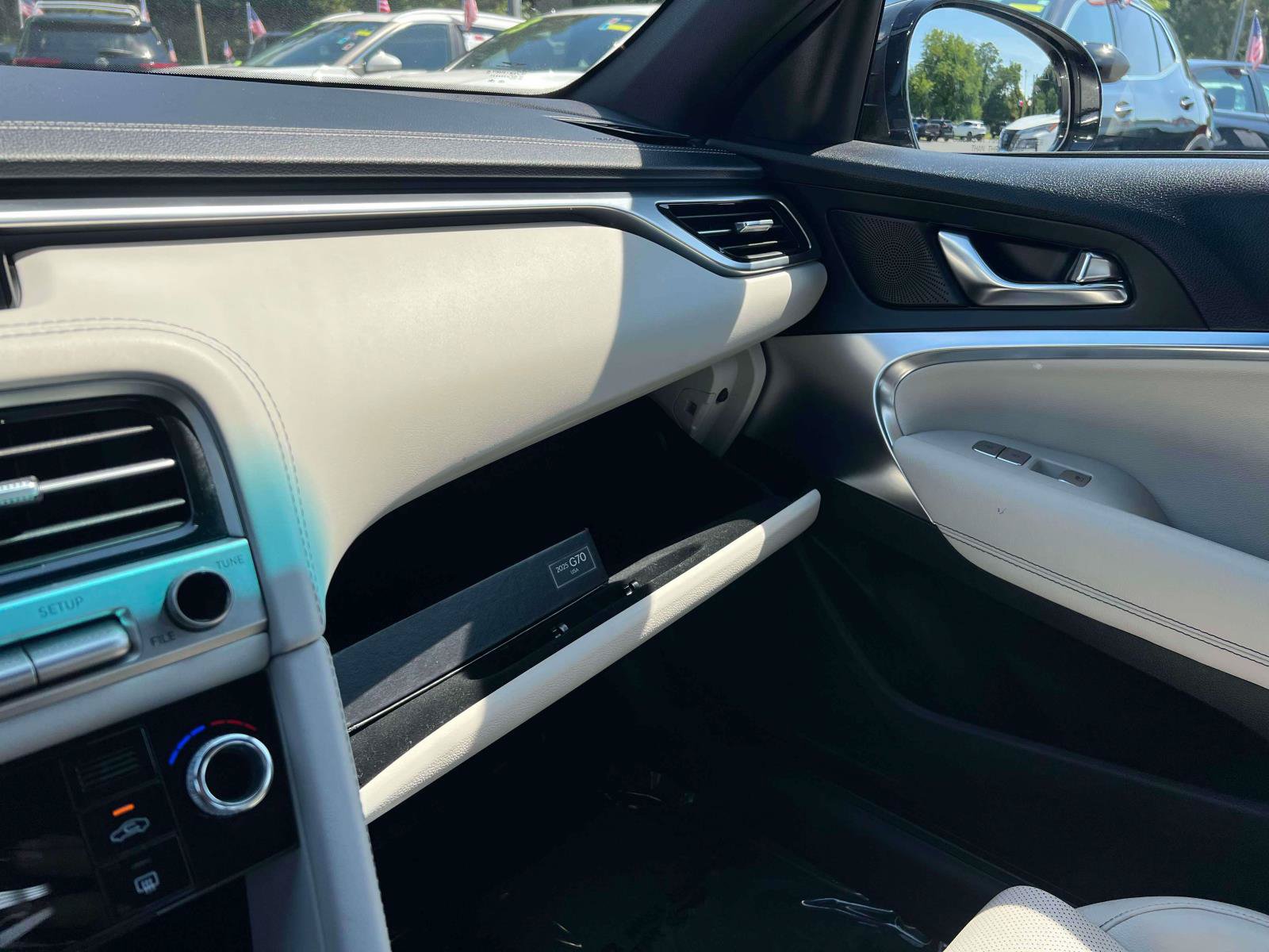 Used 2025 Genesis G70 2.5T RWD image 10