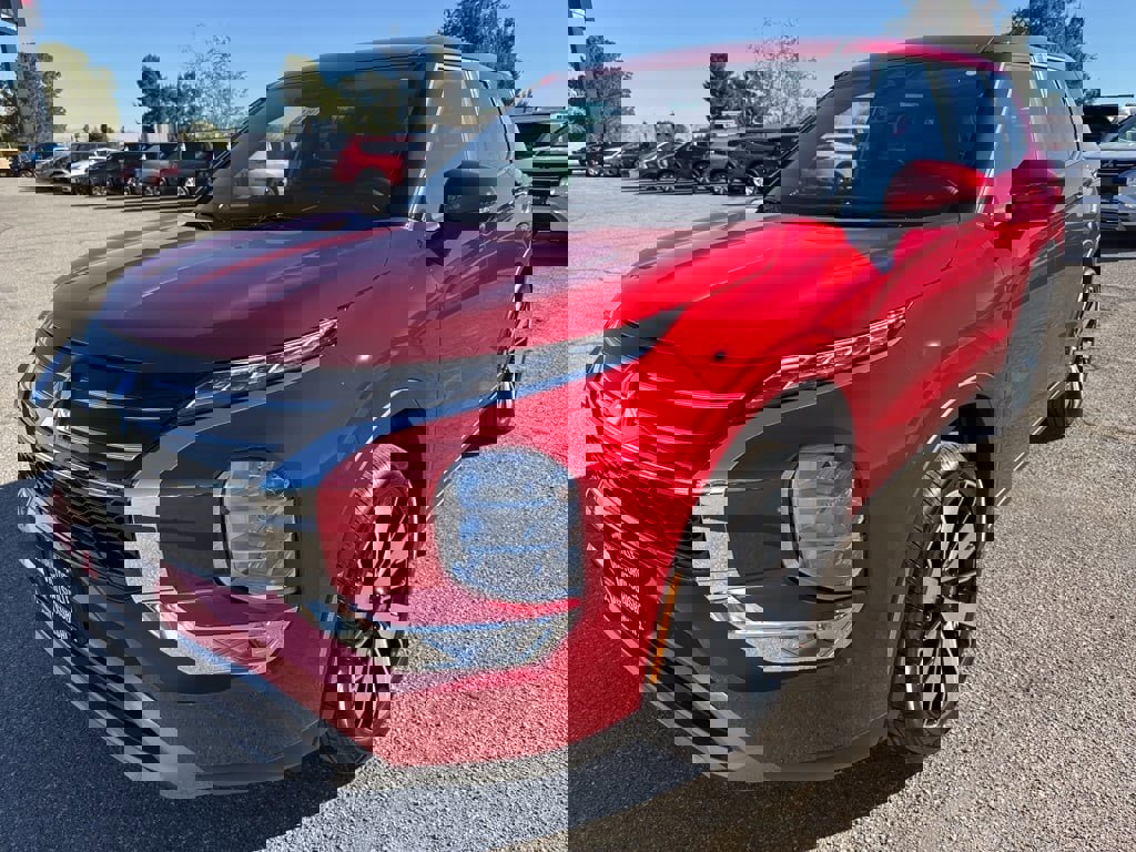 New 2025 Mitsubishi Outlander SE image 3