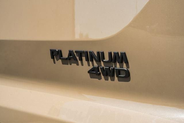 Used 2024 Nissan Pathfinder Platinum w/ Black Appearance Package image 12