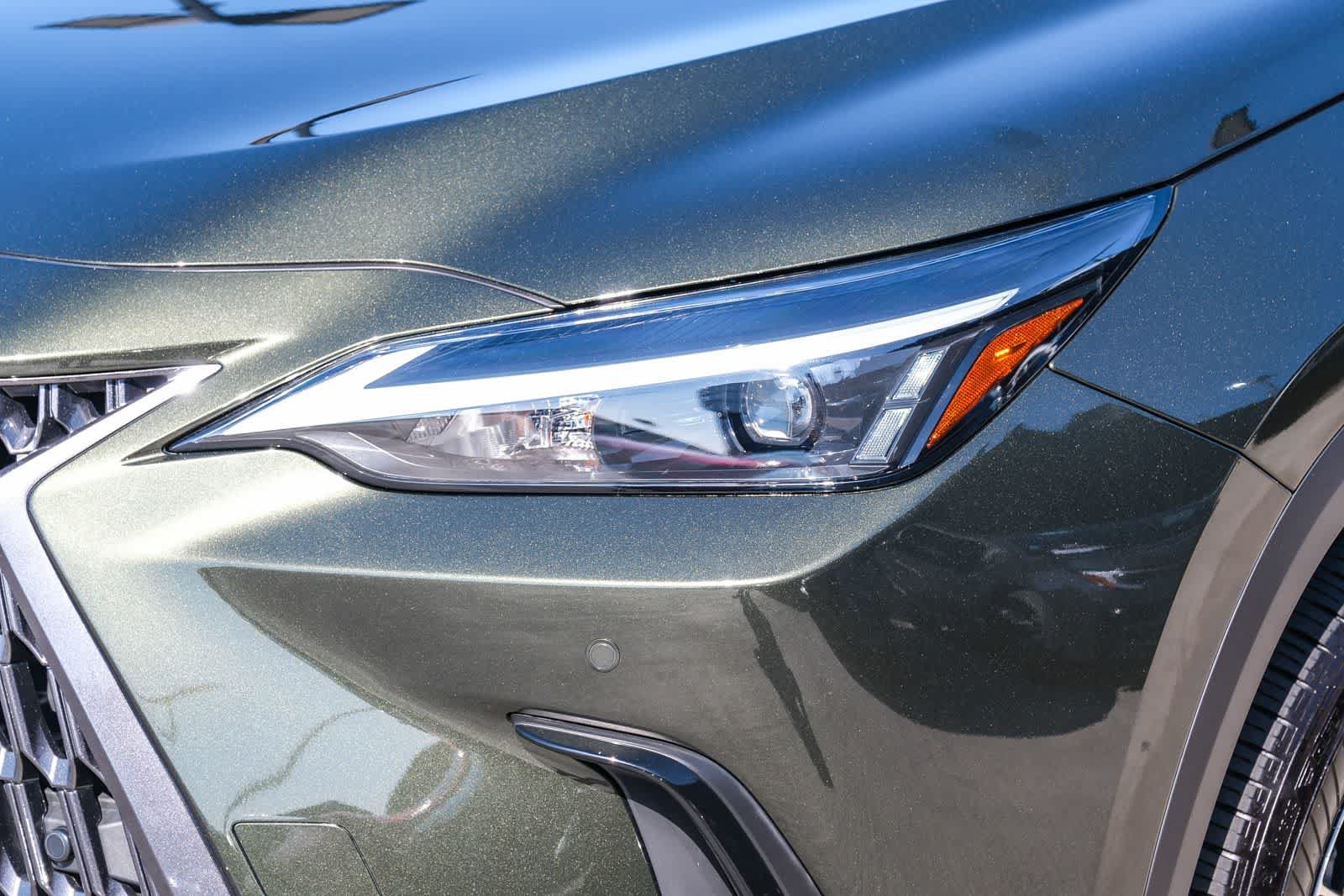 Used 2025 Lexus NX 250 FWD image 12