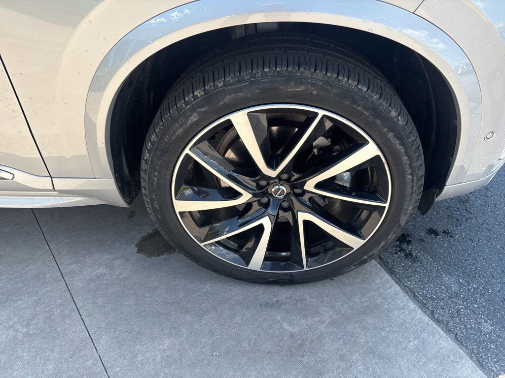 Used 2023 Volvo XC90 B6 Plus w/ Protection Package Premier AWD/4WD image 12
