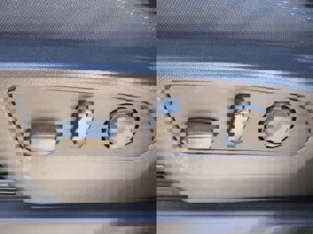 Used 2023 Chevrolet Silverado 1500 Custom image 18