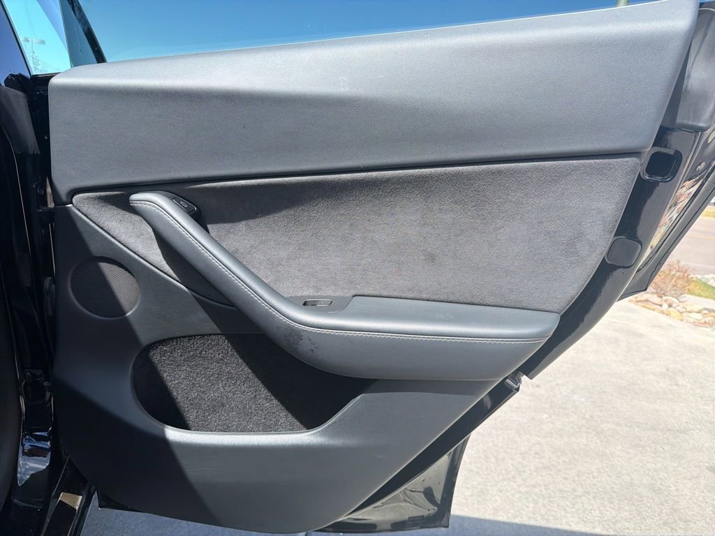 Used 2023 Tesla Model Y Long Range image 24