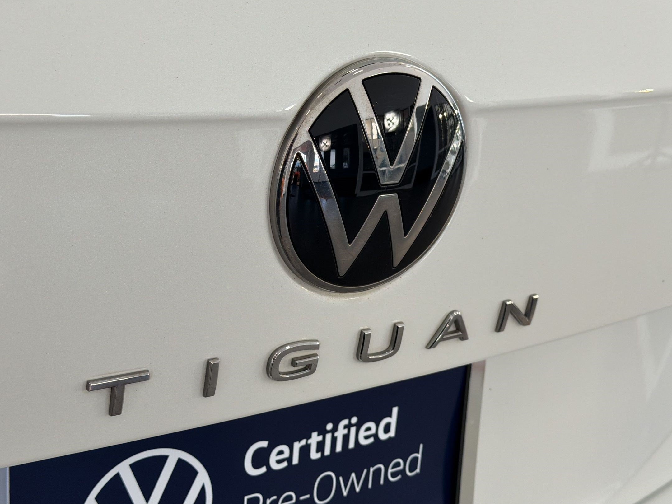 Certified 2023 Volkswagen Tiguan SE w/ Panoramic Sunroof Package FWD image 34