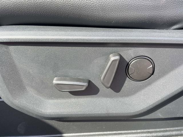 New 2026 Ford F250 Lariat w/ Black Appearance Package image 12