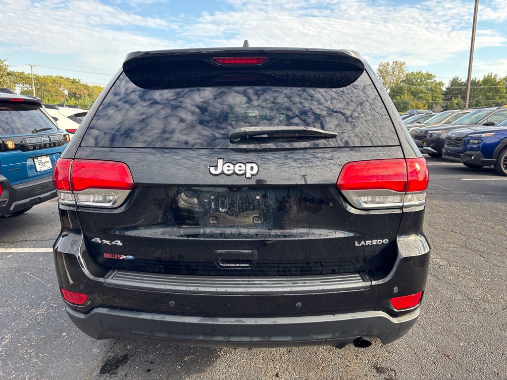 Used 2017 Jeep Grand Cherokee Laredo w/ Quick Order Package 23E AWD/4WD image 4