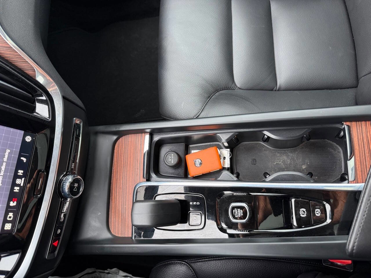 Used 2025 Volvo V60 B5 Cross Country Plus image 20