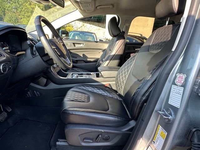 Used 2024 Ford Edge Titanium image 9