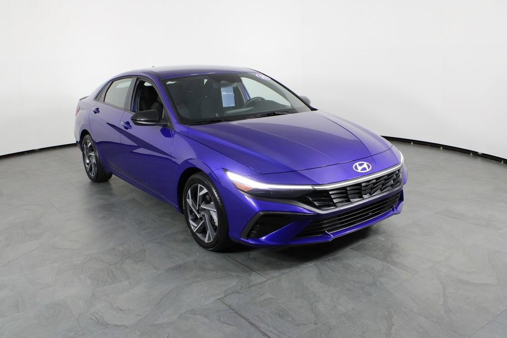 Certified 2025 Hyundai Elantra Sport image 13