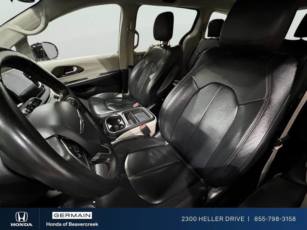 Used 2017 Chrysler Pacifica Touring-L image 22