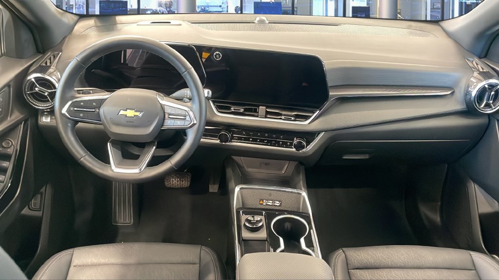 Used 2026 Chevrolet Equinox LT w/ Convenience Package II FWD image 10