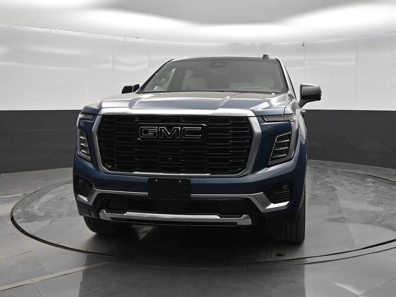 New 2026 GMC Yukon XL Denali w/ Denali Reserve Package AWD/4WD image 3
