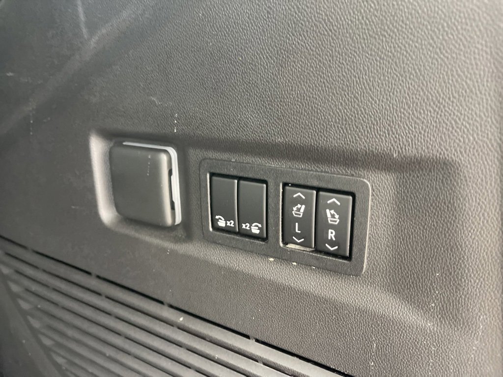 Used 2021 Chevrolet Tahoe RST w/ Luxury Package image 14