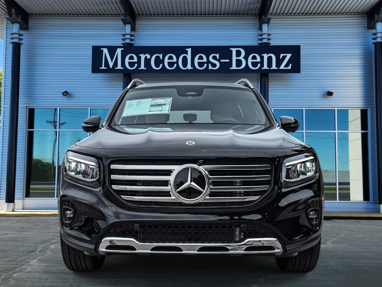New 2026 Mercedes-Benz GLB 250 4MATIC image 2