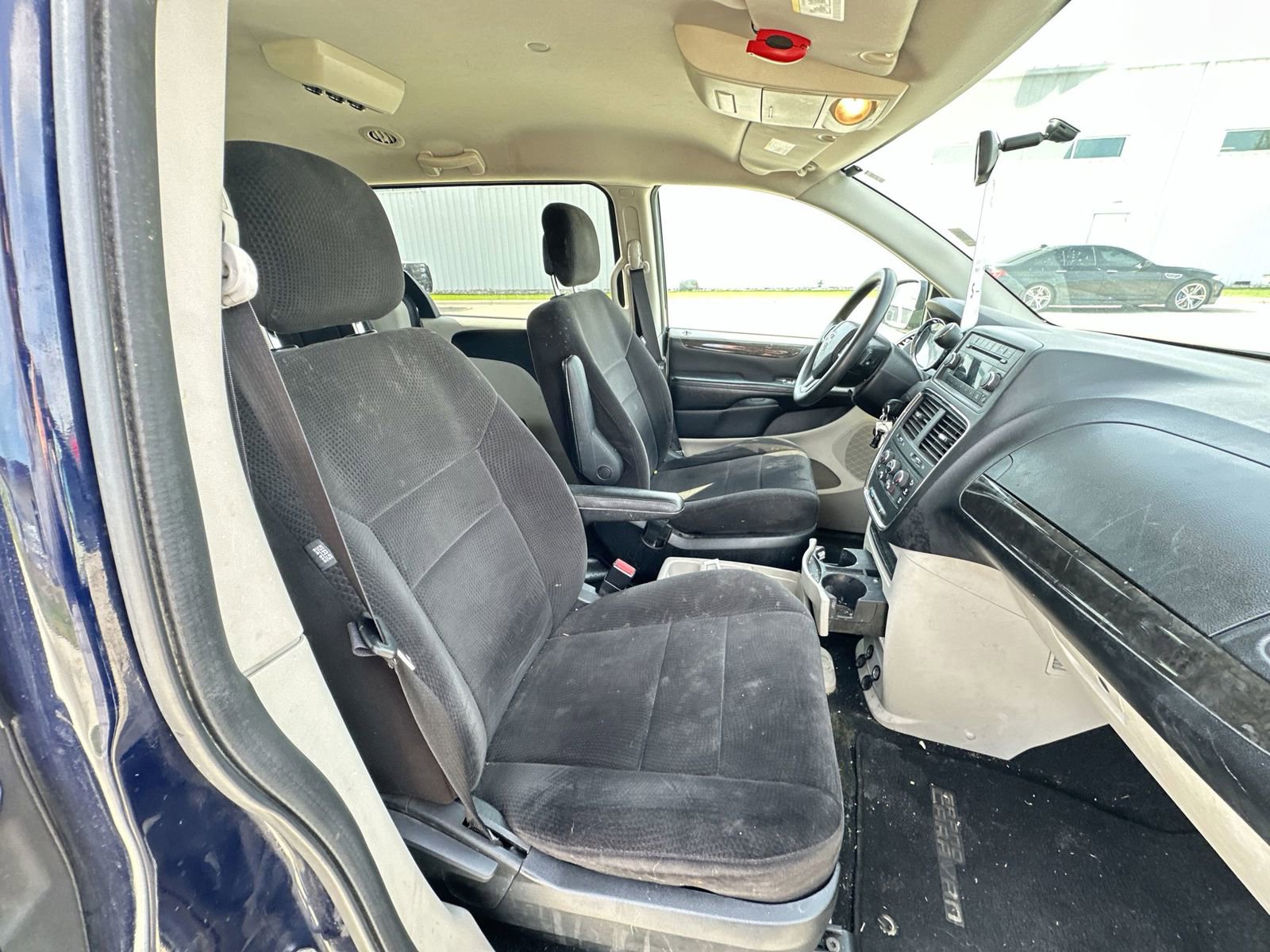 Used 2012 Dodge Grand Caravan SE FWD image 24