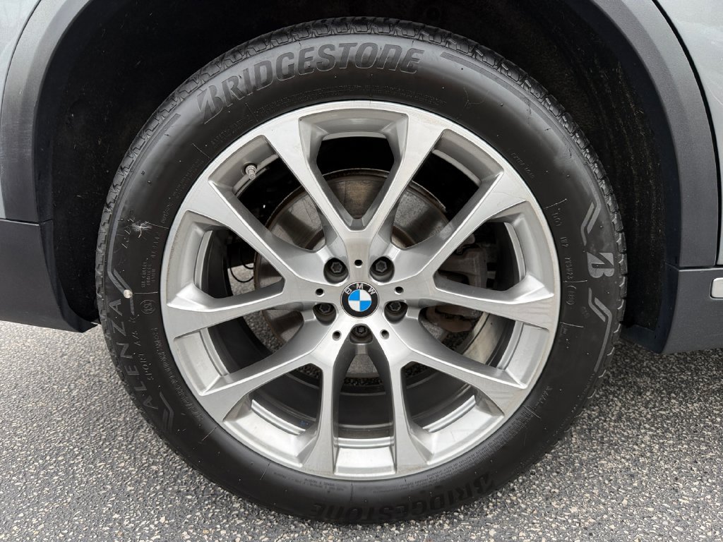 Certified 2024 BMW X5 xDrive40i w/ Premium Package AWD/4WD image 17