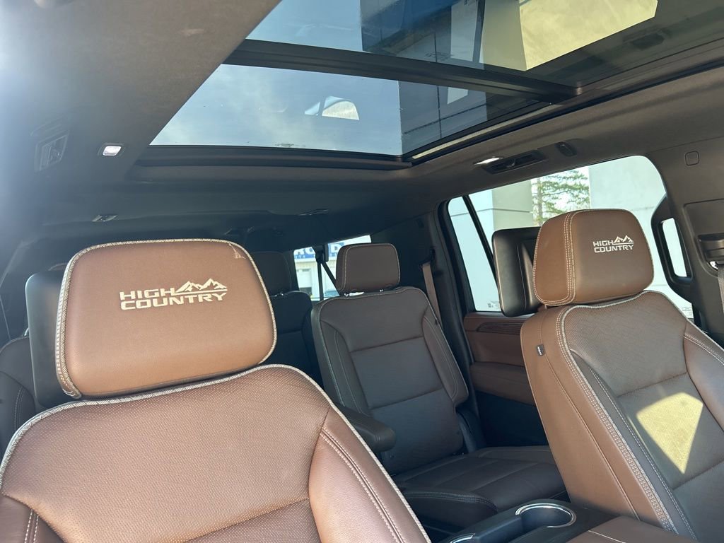 Used 2024 Chevrolet Suburban High Country w/ Advanced Technology Package image 20