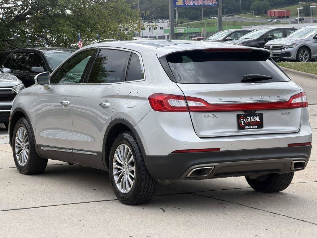 Used 2016 Lincoln MKX Select w/ Select Plus Package AWD/4WD image 5