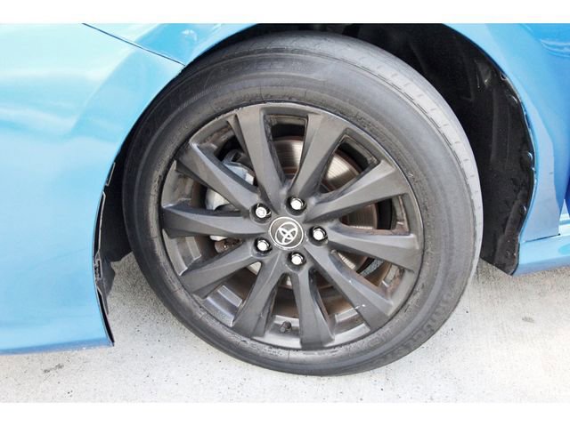 Used 2020 Toyota Camry LE image 30