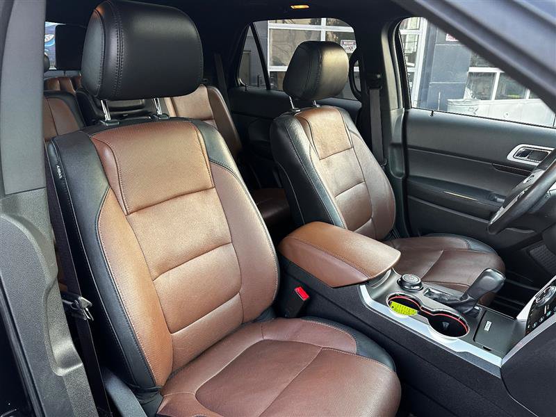 Used 2015 Ford Explorer Limited w/ Equipment Group 301A AWD/4WD image 21