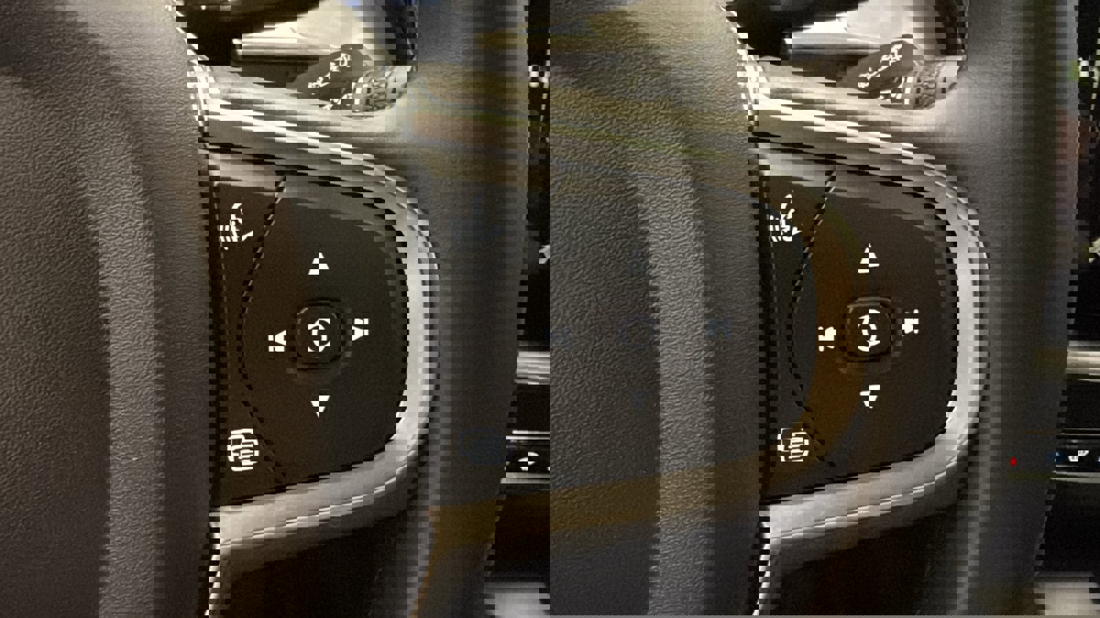 Used 2024 Volvo XC60 B5 Core image 14