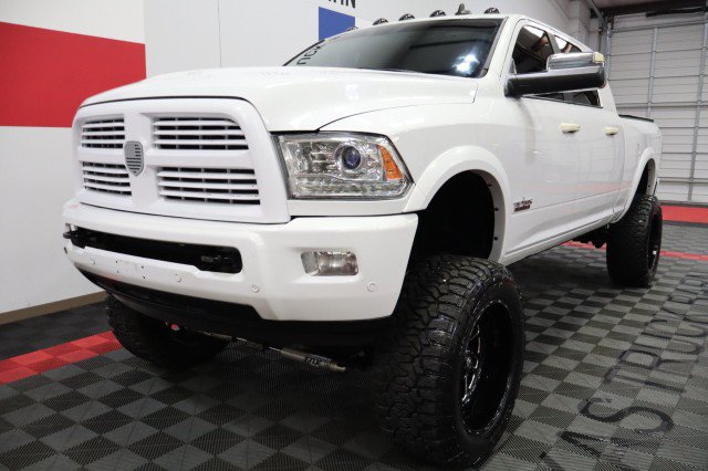 Used 2017 RAM 2500 Laramie w/ Convenience Group AWD/4WD image 3