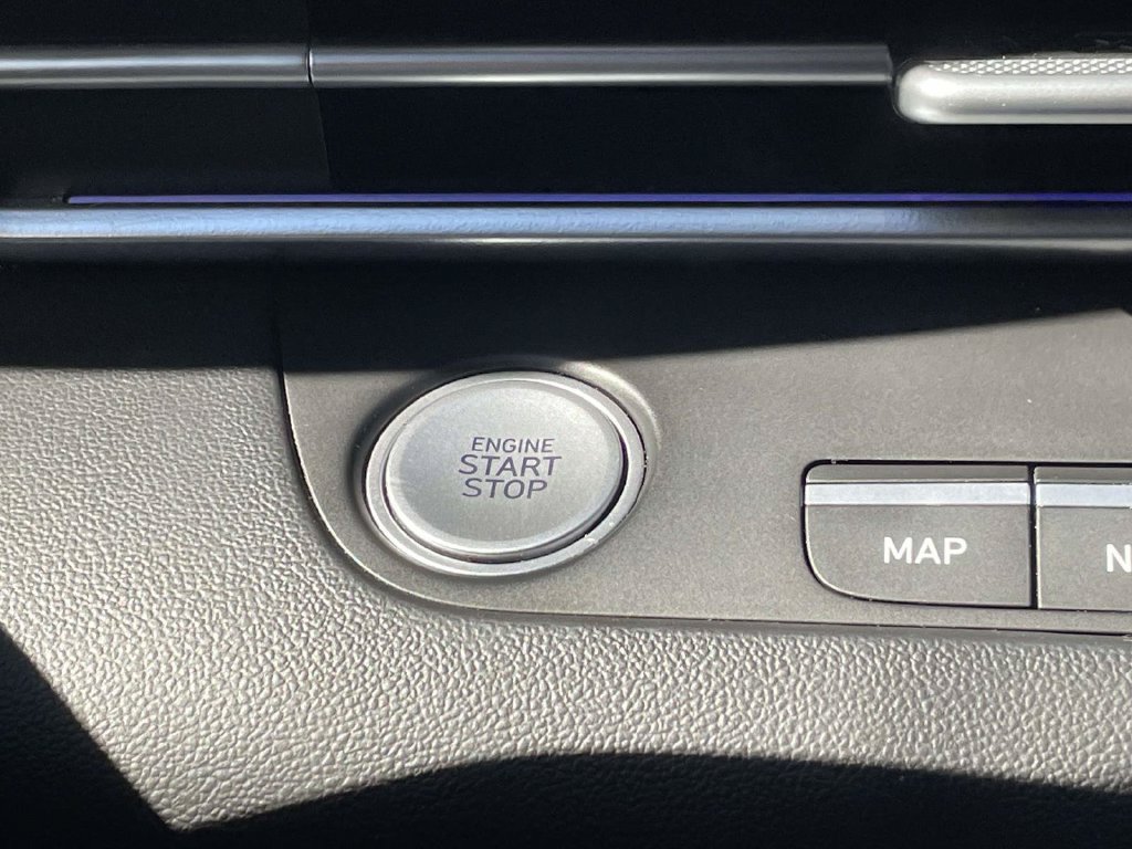 Certified 2025 Hyundai Elantra SEL FWD image 25