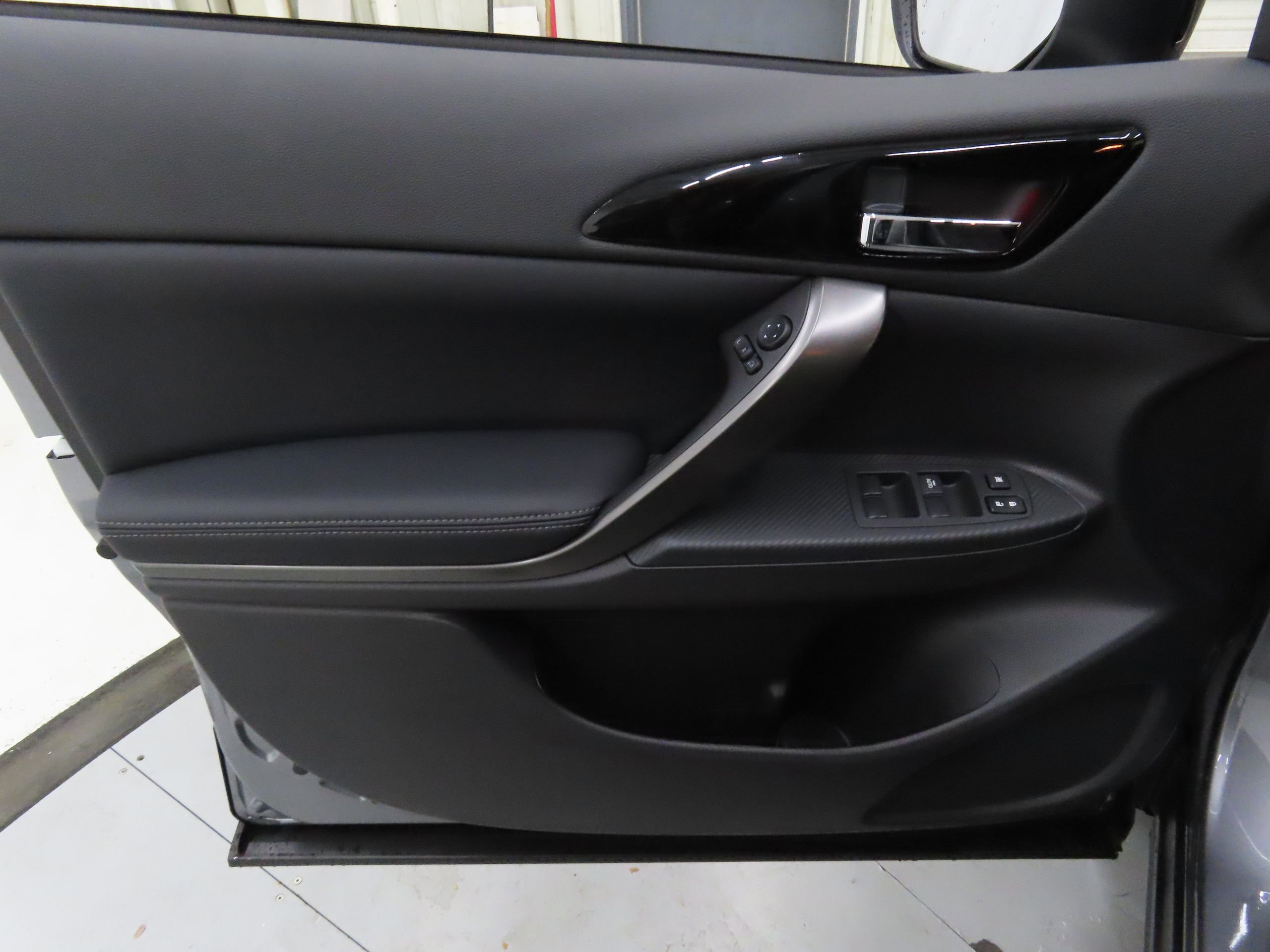 New 2026 Mitsubishi Eclipse Cross Black Edition image 9