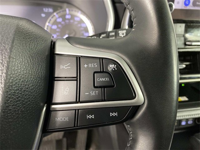 Used 2023 Toyota Highlander XLE image 19