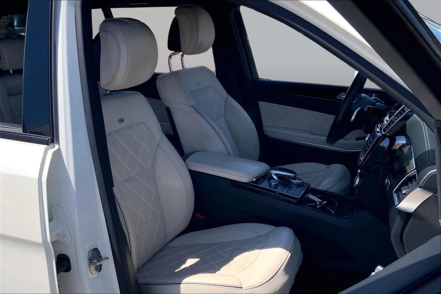 Used 2018 Mercedes-Benz GLS 550 4MATIC image 8