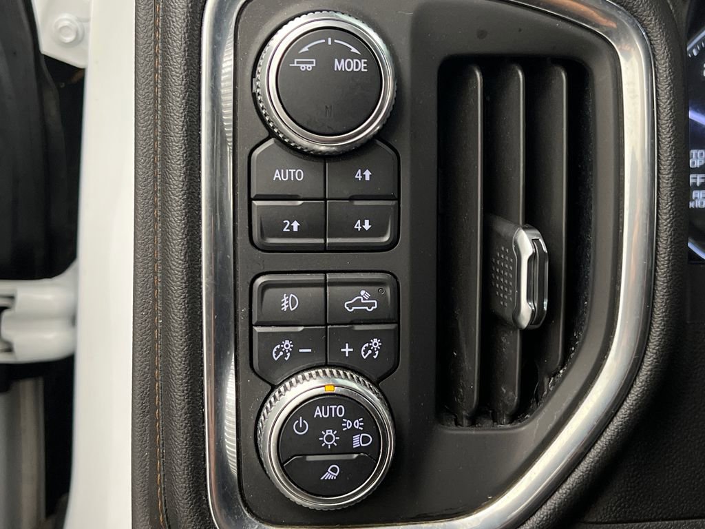 Used 2021 GMC Sierra 1500 AT4 w/ AT4 Value Package AWD/4WD image 37