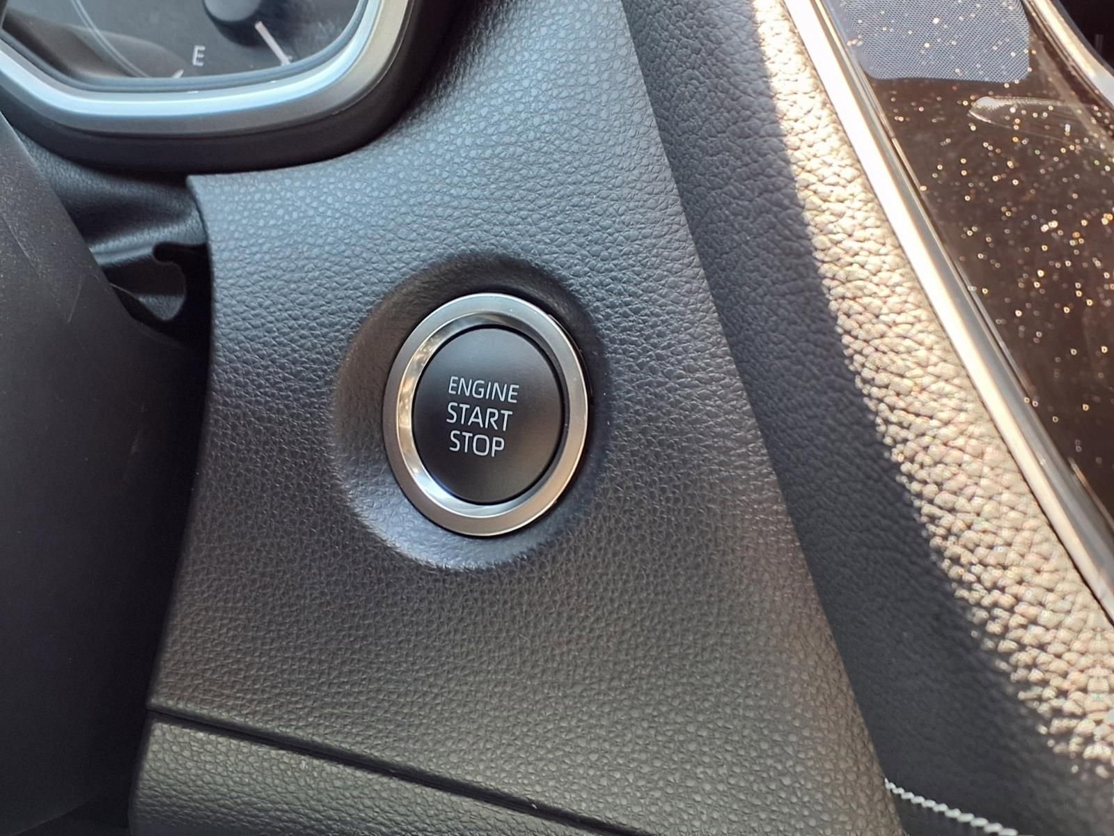 Certified 2025 Toyota Corolla SE image 15