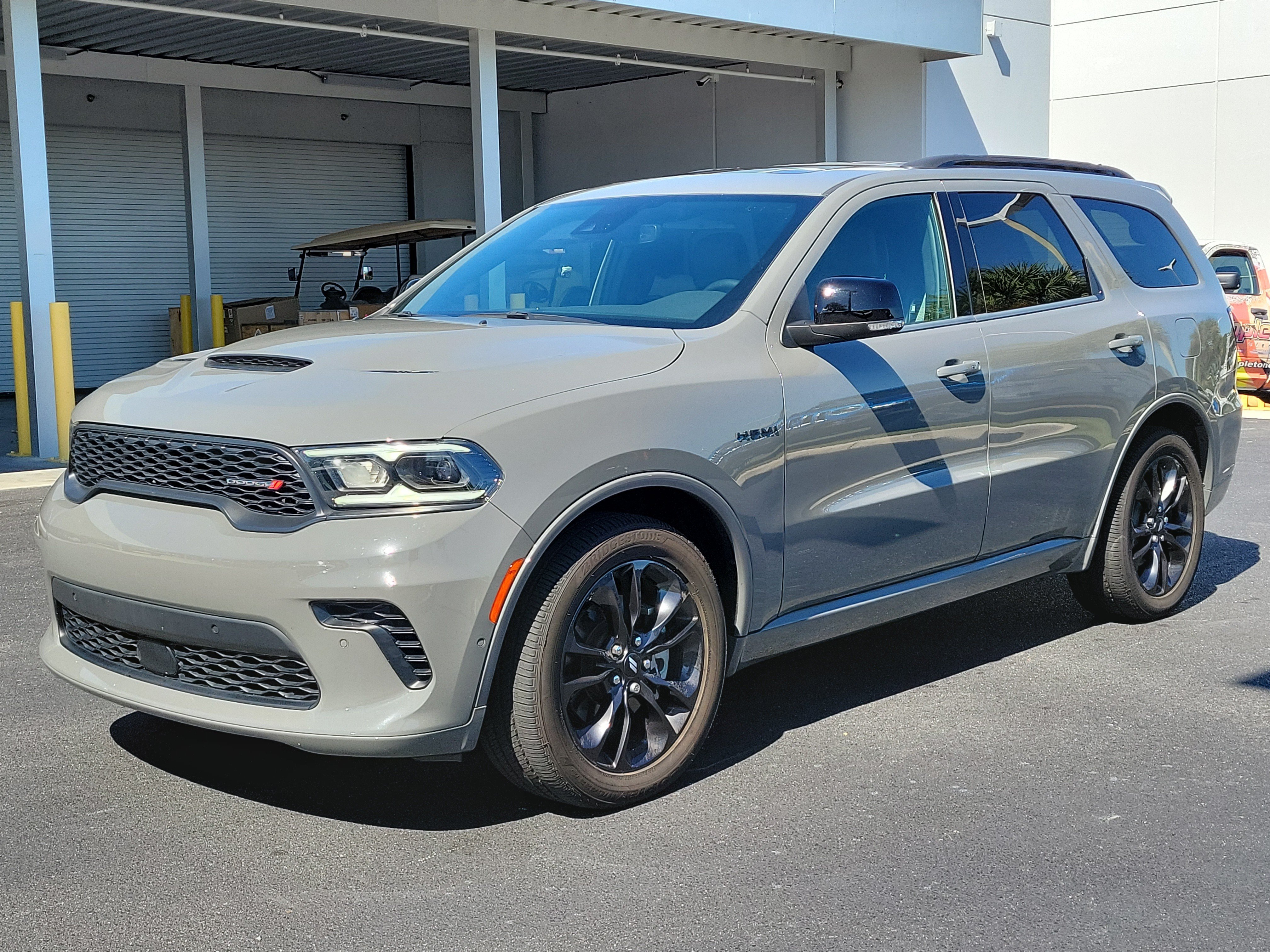 Used 2025 Dodge Durango R/T AWD/4WD image 3