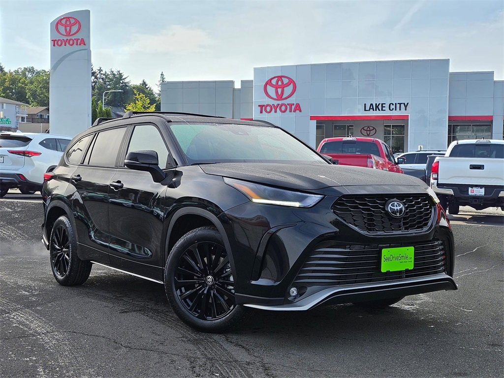 New 2025 Toyota Highlander XSE image 1
