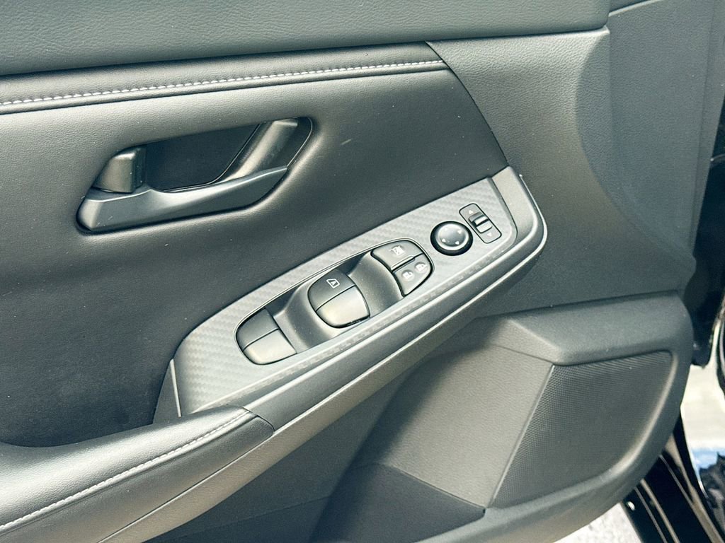 Certified 2025 Nissan Sentra S image 17