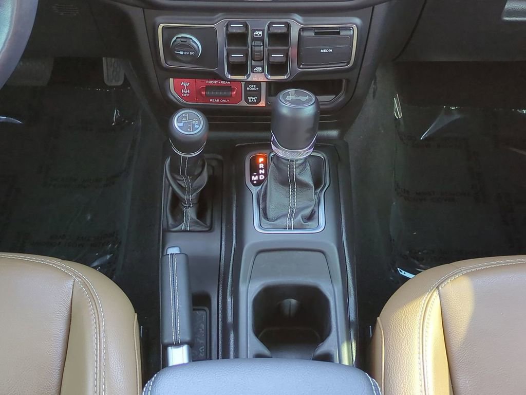 Used 2021 Jeep Wrangler Unlimited Rubicon w/ Dual Top Group image 18