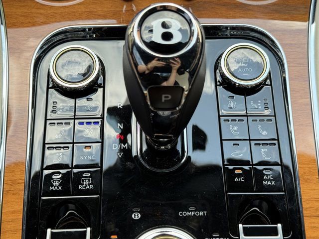 Used 2023 Bentley Continental GT V8 image 27