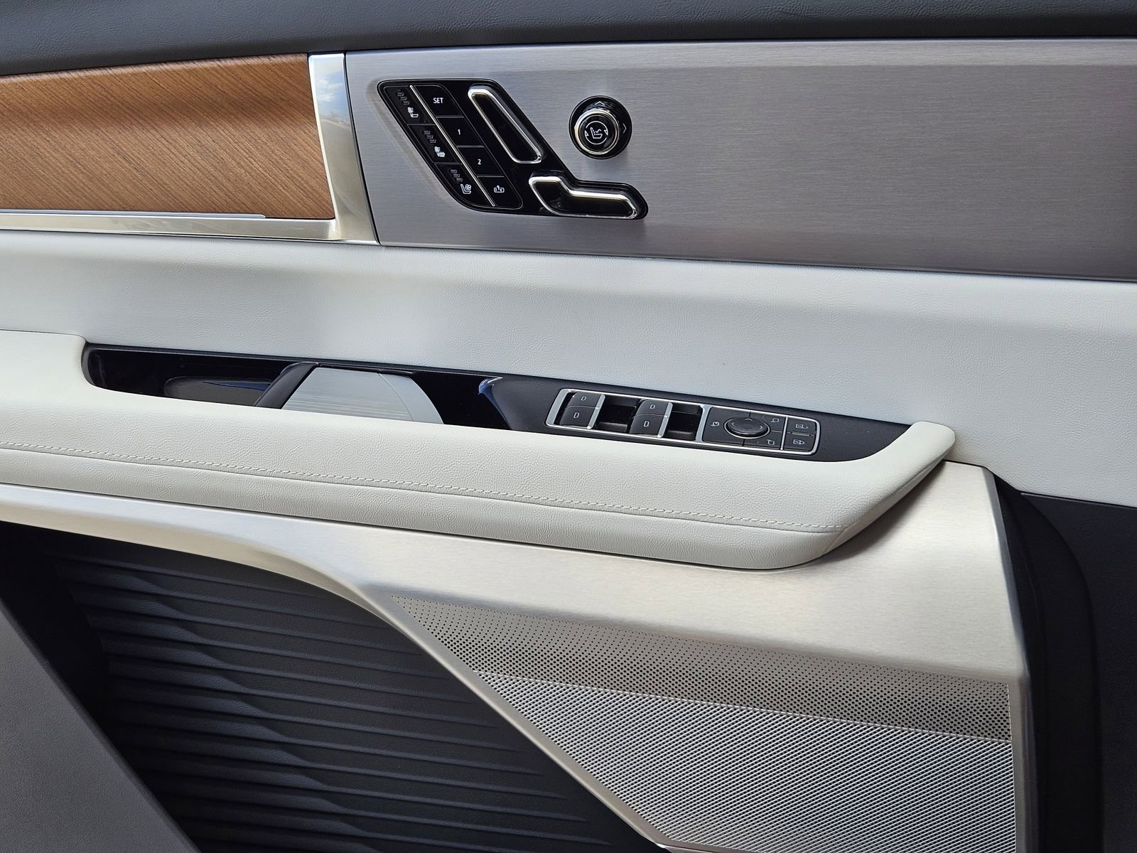 New 2026 Cadillac Vistiq Sport image 21
