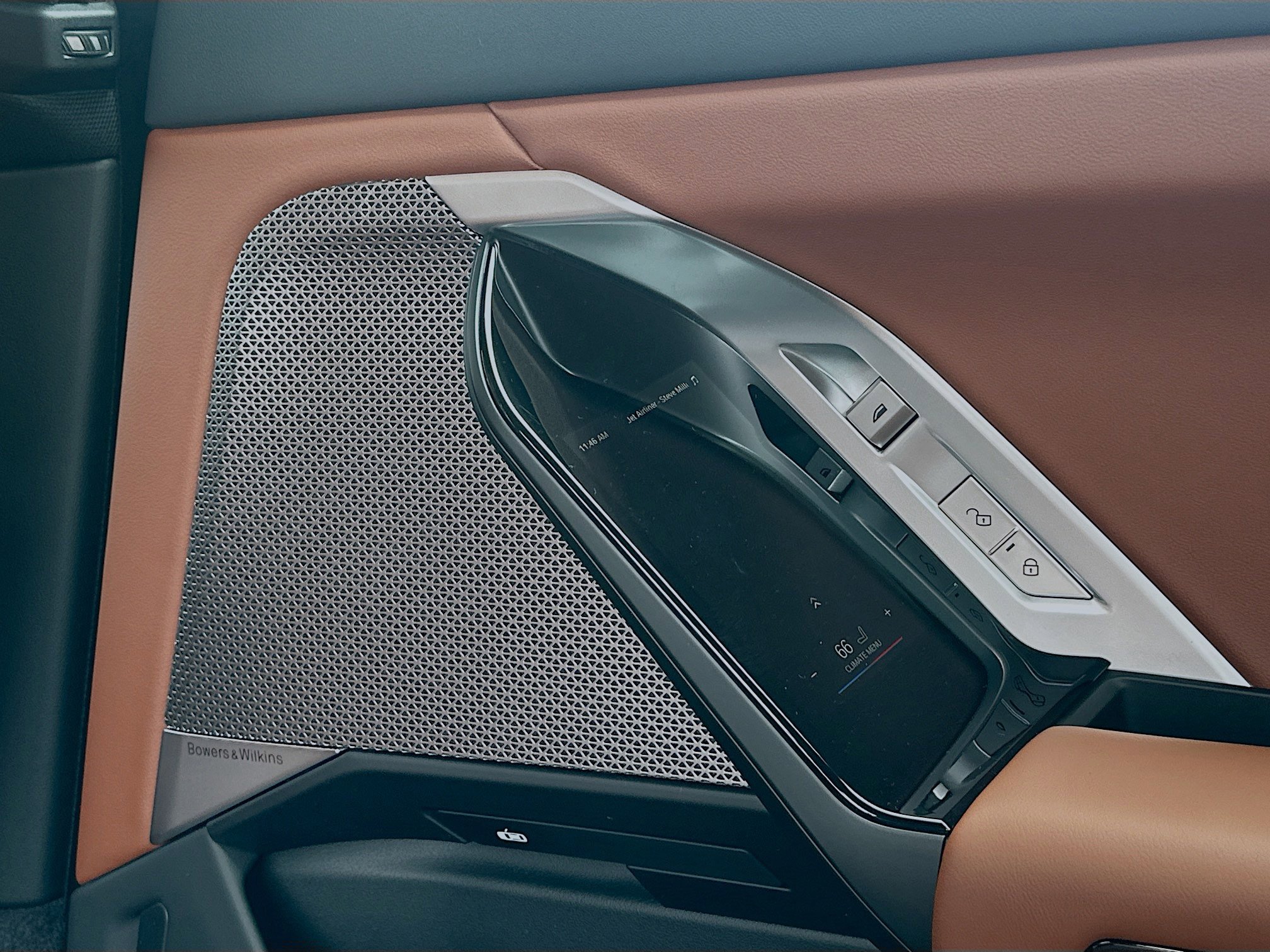 New 2026 BMW 750e xDrive w/ Premium Package image 19