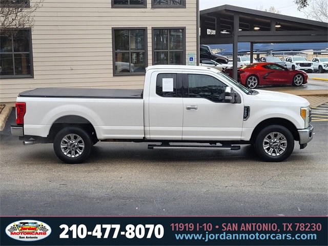 Used 2017 Ford F250 Lariat w/ Chrome Package image 6