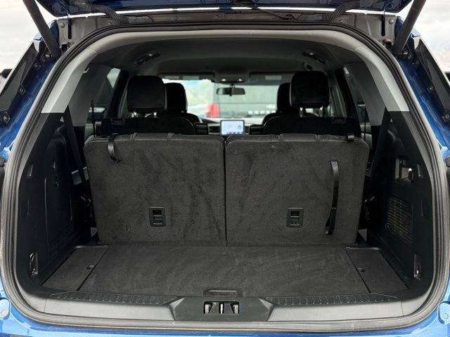 Used 2022 Ford Explorer XLT w/ Equipment Group 202A image 23