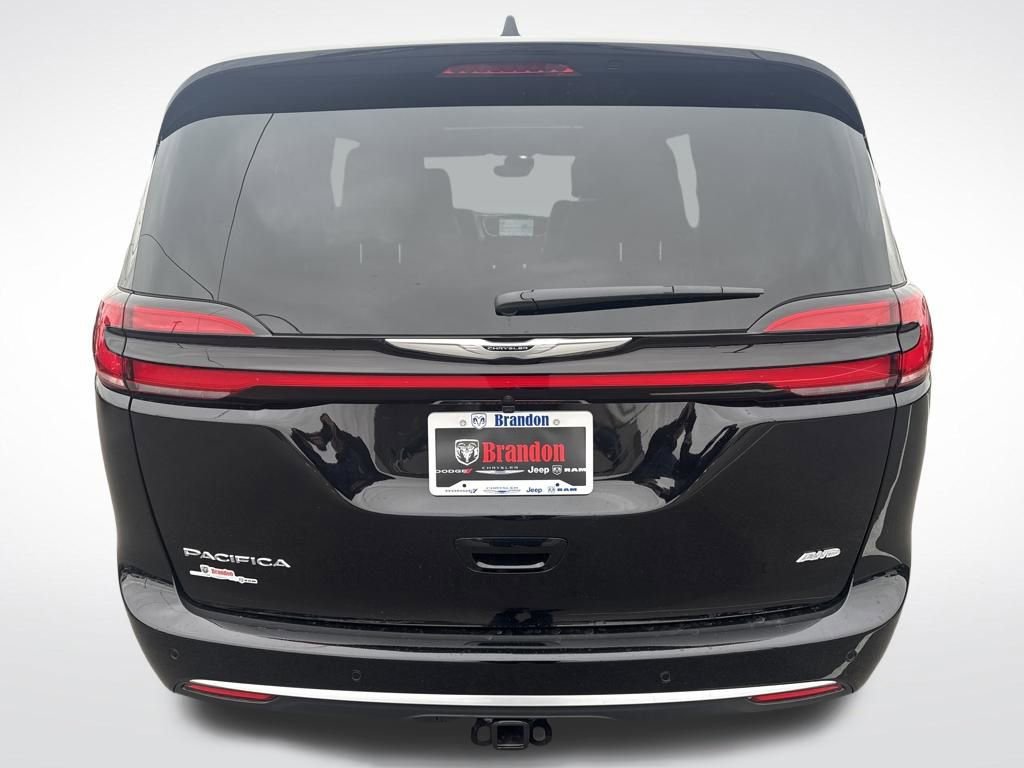 New 2026 Chrysler Pacifica Pinnacle image 4