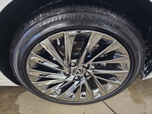 Certified 2025 Lexus ES 300h Ultra Luxury w/ Accessory Package (Z2) image 35